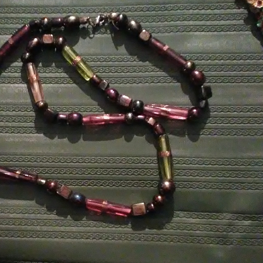 Women's necklace